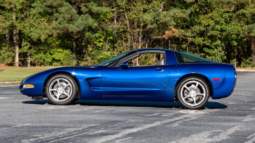 Corvette Generations/C5/C5 2004 Blue Commem Edn.jpg